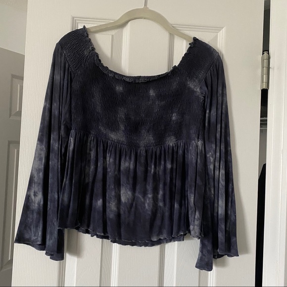 American Eagle top - Picture 2 of 2